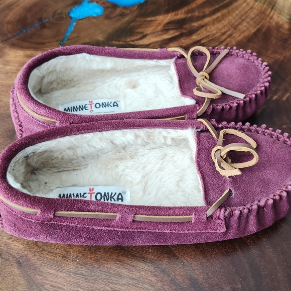 Minnetonka Cala - Bordeaux leather slippers | size 7 - Picture 3 of 6